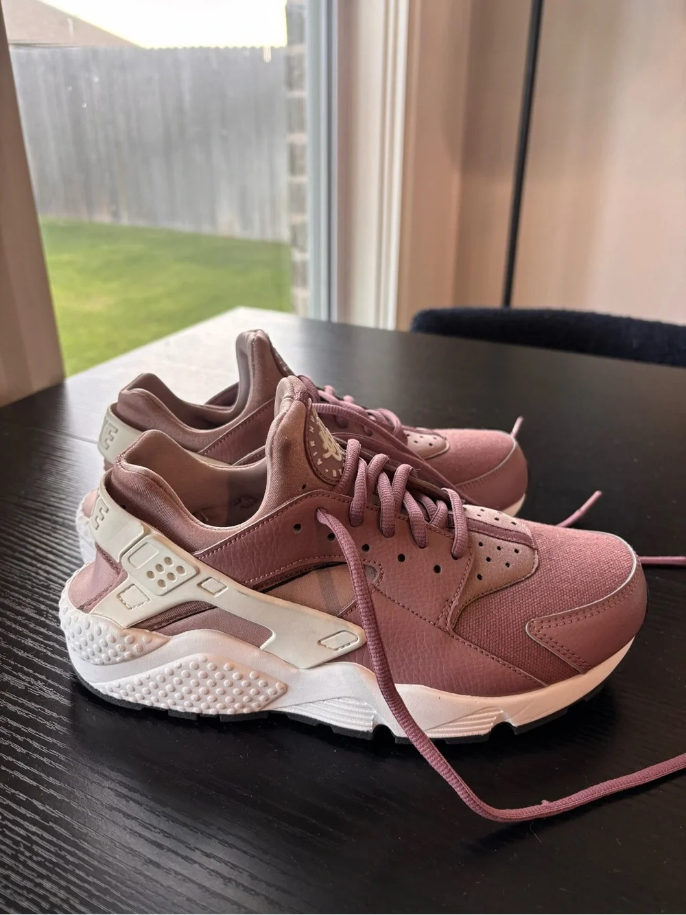 Nike Pink Canvas Low-Top Sneakers - Picture 3 of 6